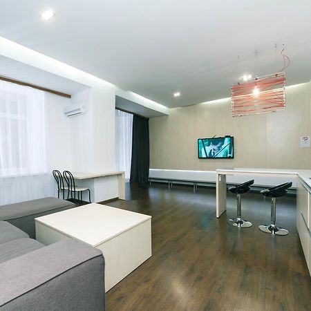 Kreschatik 21 With Terrace 2Br Kiev Bagian luar foto
