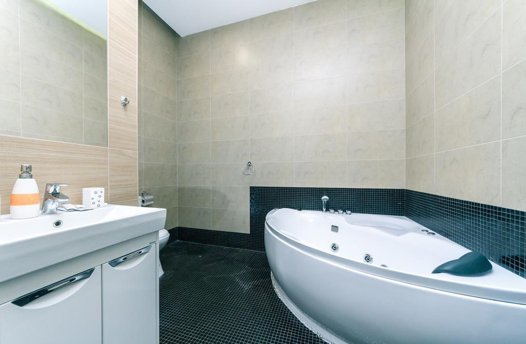 Kreschatik 21 With Terrace 2Br Kiev Bagian luar foto