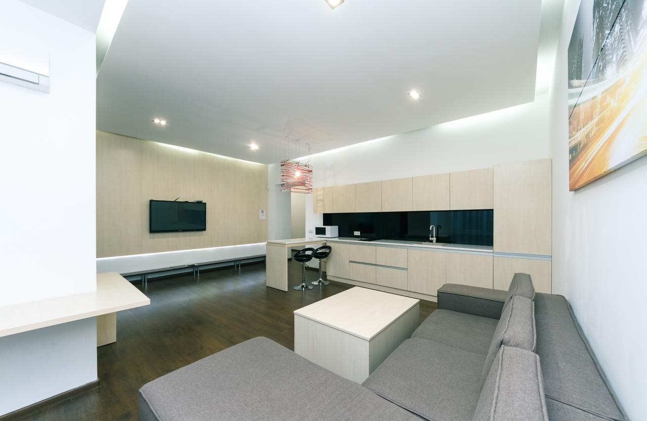 Kreschatik 21 With Terrace 2Br Kiev Bagian luar foto